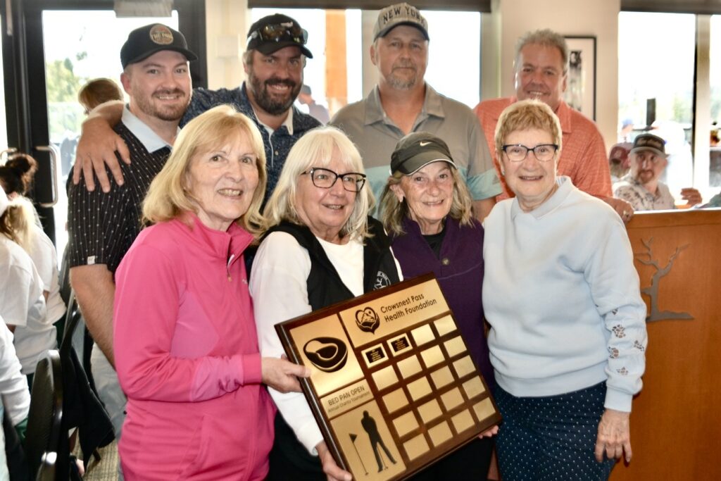 Winners Logan Wakaluk, Daren Coulombe, Kent Strandquist and Gord Brecht